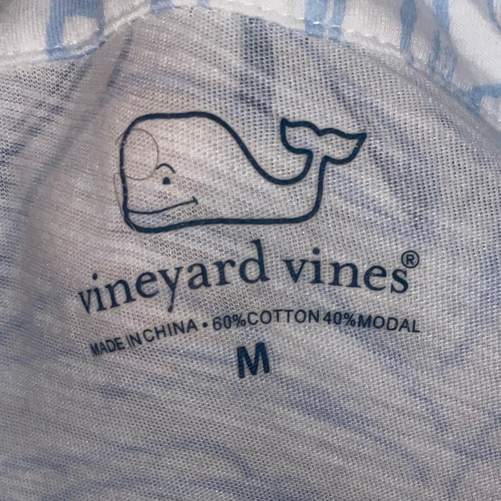 Vineyard Vines Sleeveless Top. Medium - Picture 4 of 4